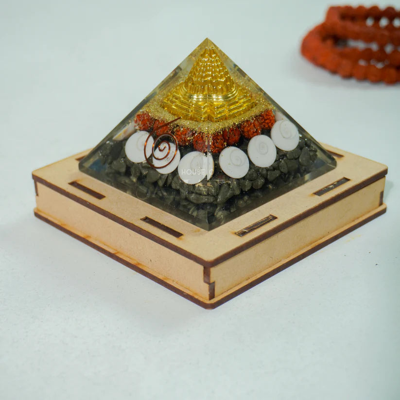 Lakshmi Yantra Pyramid - Sanatan Sutra